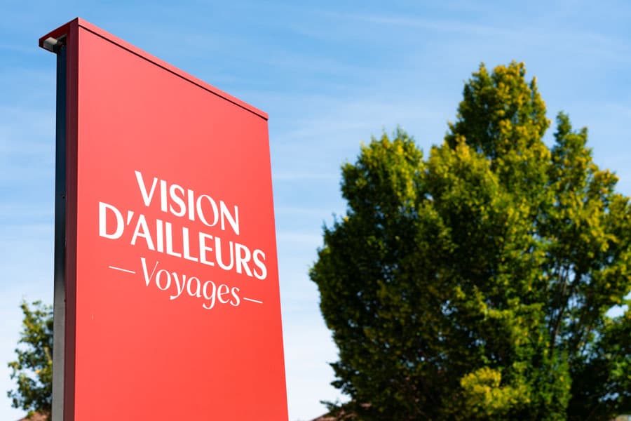 L'enseigne Vision d'Ailleurs Voyages